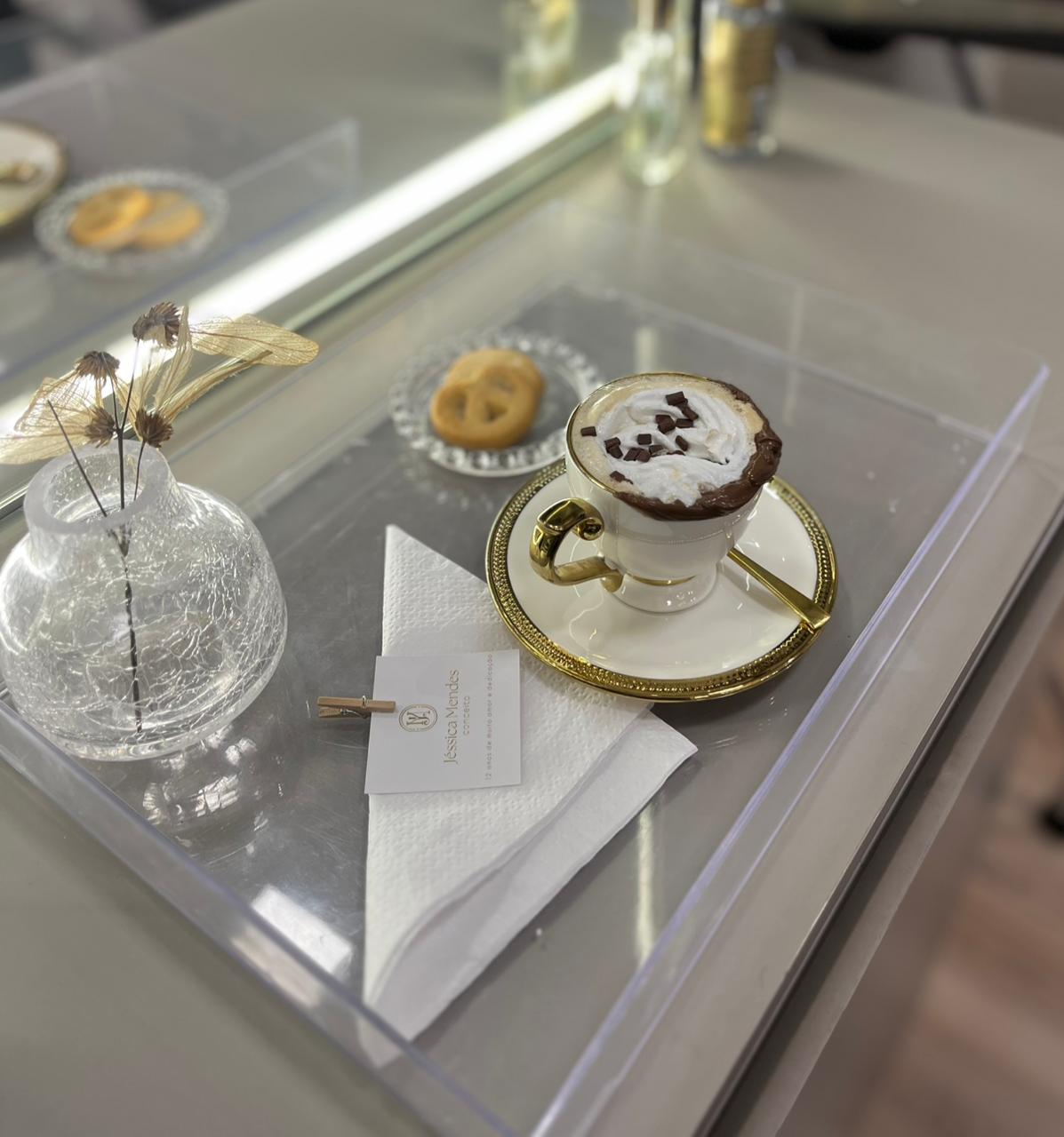 Atendimento exclusivo com café — Studio Jéssica Mendes